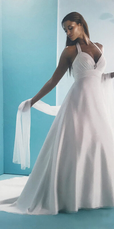 свадебное платье А-силуэта со шлейфом