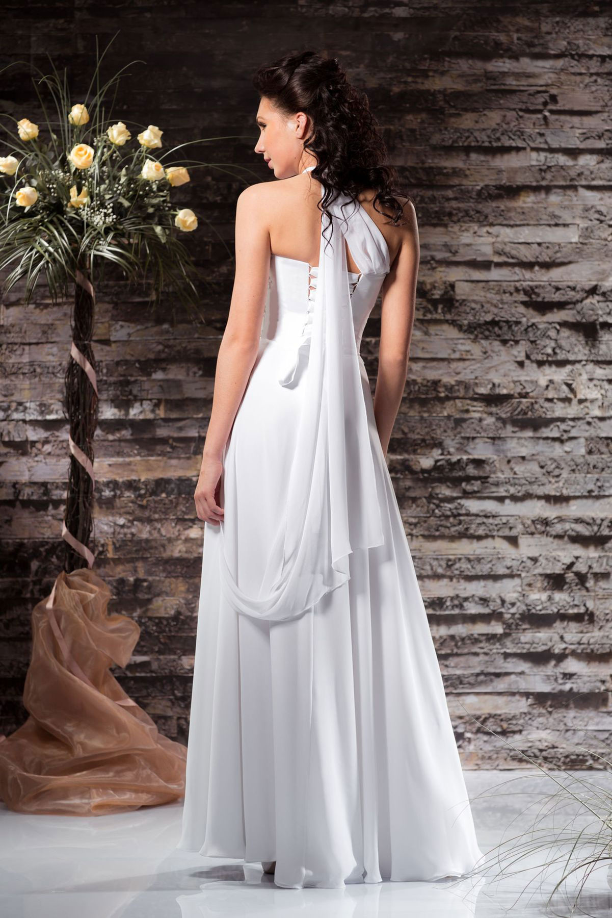 Прямое свадебное платье Аланта спинка