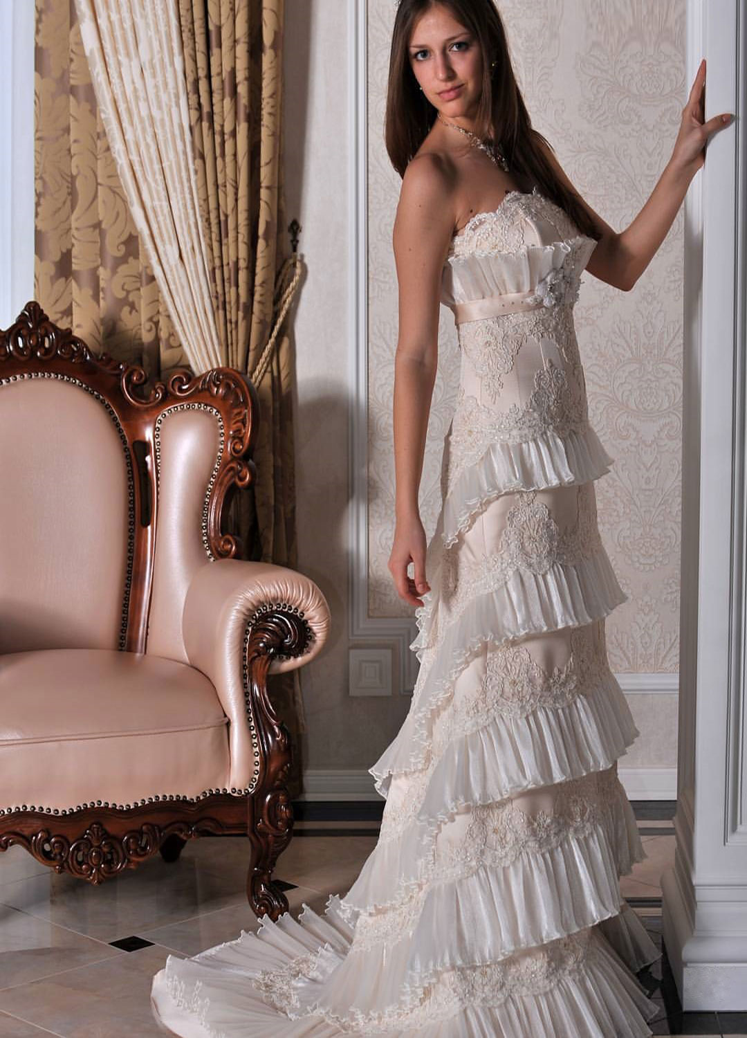 Прямое свадебное платье Виталина